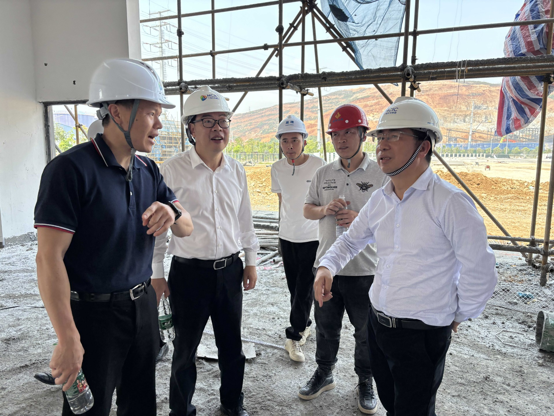 市交投集團領(lǐng)導(dǎo)深入市交投項目開展五一節(jié)前安全檢查，賴海瀾拍攝2_new.jpg